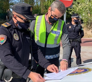 ©Ayto.Granada: EL DISPOSITIVO DE POLICA PARA EL PUENTE Y TODA LA NAVIDAD PREV ENTRE 80 Y 90 AGENTES LOCALES TANTO EN TURNOS DE MAANA COMO DE TARDE Y MS DE 40 EN TURNO DE NOCHE